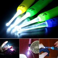 Multicolors LED Lighting Crochet Hook Household Knitting Needle 2.5/33.5/4mm Size Choices