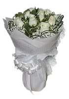 White Roses Hand Bouquet (UAE Delivery Only)