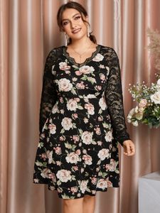 YOINS Plus Size V-neck Lace Patchwork Design Long Sleeves Dress