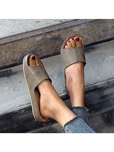 Retro wood grain flat sandals
