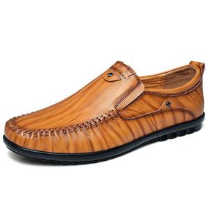 Men Special Pattern Round Toe Slip On Business Casual Leathe