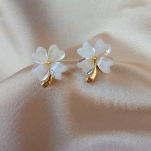 S925 silver needle Korean summer flower new fashion temperament net red fresh and versatile simple Earrings