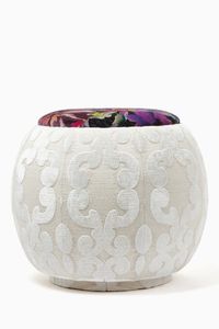 Damask Velvet Queen Pouf