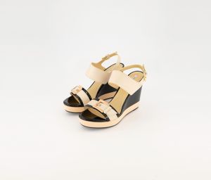 Womens D Janira Buckle Sandals  Skin/Black