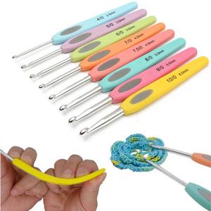 8pcs 8 colors Colorful Plastic Handle Aluminum Crochet Hook Knitting Needles Set