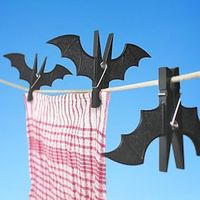 2PCS Creative Fun Bat Clothespin Suck Uk Windproof Clothespin Cartoon Shape Drying Clothes Non-Slip Clip Two Packs Lightinthebox - thumbnail