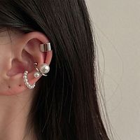 retro temperament pearl ear bone clip without pierced female french advanced sense suit ear clip 2021 new trendy earrings Lightinthebox - thumbnail