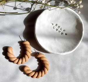 Clingy Clay's Twisted Hoops Earrings (Pecan)
