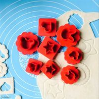 8Pcs/Lot 3D Cookies Fondant Cutter Heart Star Bear Shape Chocolate Biscuit Mold Homemade Cake Pastry