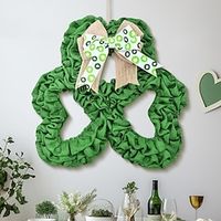 St. Patrick's Day Shamrock Wreath - Festive Green Bow and Clover Decorative Hanging Ornament for Irish Celebrations 30cm Lightinthebox
