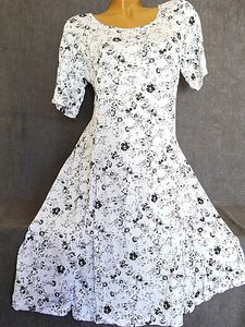 Casual Round Neck Short Sleeve Printed Shift Dress