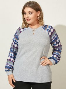 YOINS Plus Size Crew Neck Graphic Patchwork Long Sleeves Sweatshirt