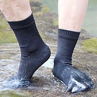 Men's Women's Hiking Socks 1 Pair Winter Outdoor Waterproof Breathable Stretchy Sweat wicking Socks Patchwork Nylon Chinlon Black / Red Black Burgundy for Fishing Climbing Camping / Hiking / Caving miniinthebox - thumbnail