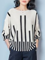 OUBOGJ Stripes Loose O-neck Knitted Sweater