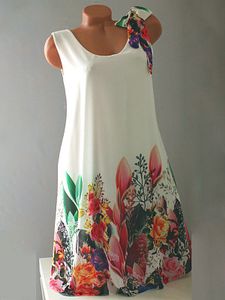 Round Neck Floral Printed Shift Dress