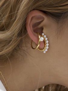 C-shaped Pearl Earrings
