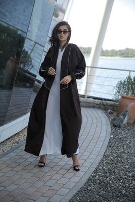 Brown Abaya with Thread Weaving (L) Brown Abaya with Thread Weaving (L)
