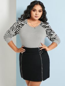 YOINS Plus Size Round Neck Patchwork Animal Long Sleeves Tee