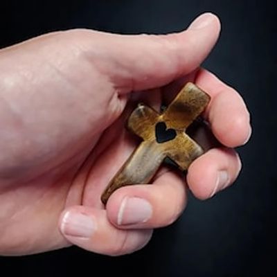Cross My Hearts, Handheld Wooden Cross,Clinging and Praying, Pocket Olive Wood Cross Religious Encouragement Gift Lightinthebox