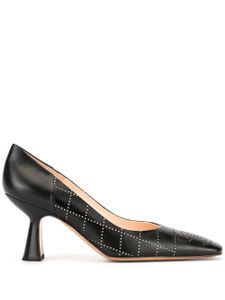 Chanel Pre-Owned diamond punch holes pointed pumps - Black