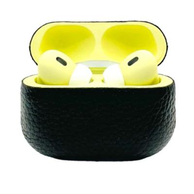 Customized Apple AirPods Pro 3 Leather Calf Black with Yellow Customized Apple AirPods Pro 3 Leather Calf Black with Yellow