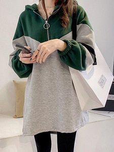 Loose-fit hooded sweatshirt