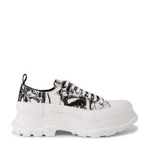 Low top sneakers