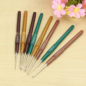 6Pcs/set Different Sizes Aluminum Plastic Handle Crochet Hooks Knitting Yarn Needles Weave Craft Set