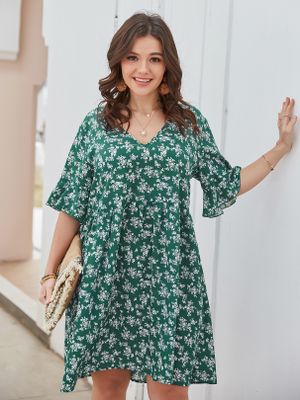 Plus Size V-neck Calico Half Sleeves Mini Dress Plus Size V-neck Calico Half Sleeves Mini Dress