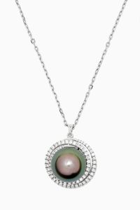 Tresor Pearl Pendant with Diamonds in 18kt White Gold
