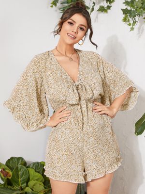 YOINS Plus Size V-neck Calico Elastic Strap Half Sleeves Playsuit YOINS Plus Size V-neck Calico Elastic Strap Half Sleeves Playsuit