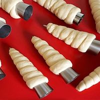 2 PCS Stainless Steel Pastry Cream Horn Form Waffle Cone Pancake Making Tool DIY Spiral Cake Mold for Dessert Bread Baking Croissant Shell Cream Roll miniinthebox - thumbnail